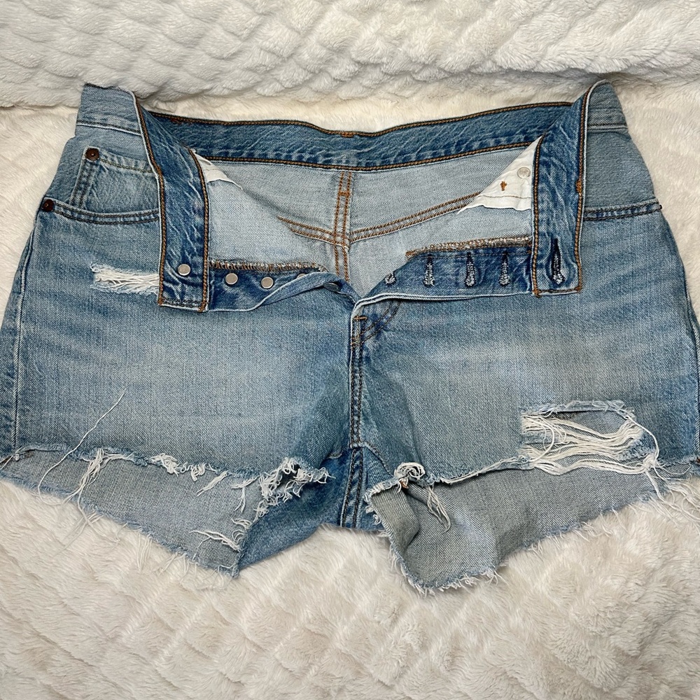 Vintage Levi’s 501 High Rise Shorts Medium Wash Distressed 100% Cotton